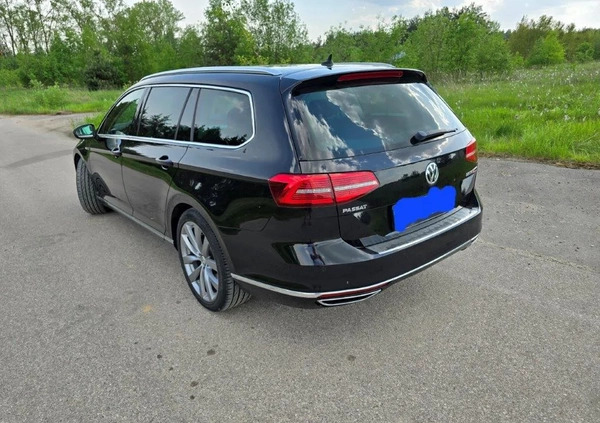 Volkswagen Passat cena 58999 przebieg: 229000, rok produkcji 2015 z Łomża małe 277